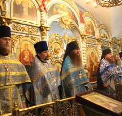 Служение Преосвященного Климента в праздник Иконы Божией Матери, именуемой «Зна́мение»